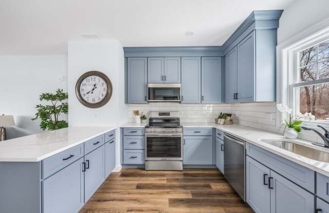 451 Essex St 3 photos photos