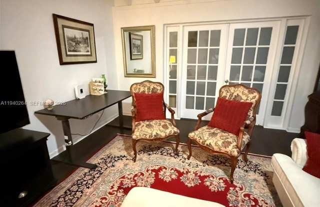 2036 NE 21st Ave photos photos