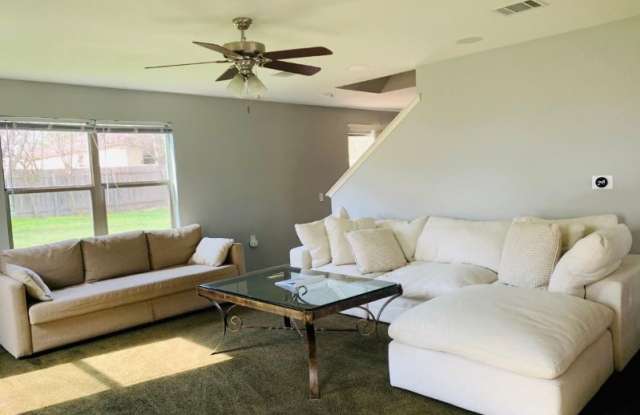 5111 N Hearsey Dr Gallery 2