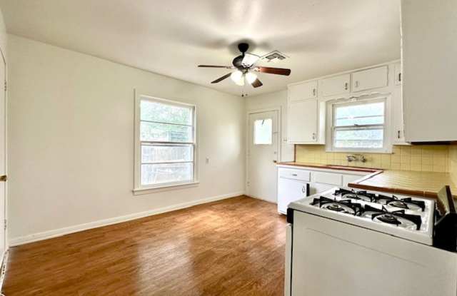 Two Bedroom One Bath Gallery 4