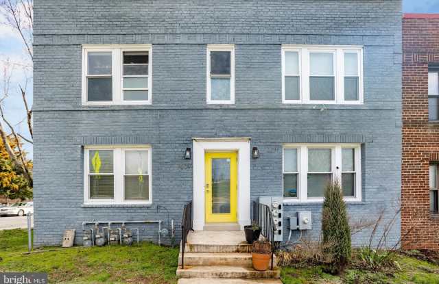 1659 HOLBROOK Street NE unit: 1 photos photos