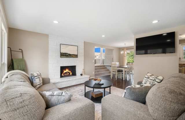 Spacious 4-Bedroom Pet-Friendly Home in North Spokane photos photos