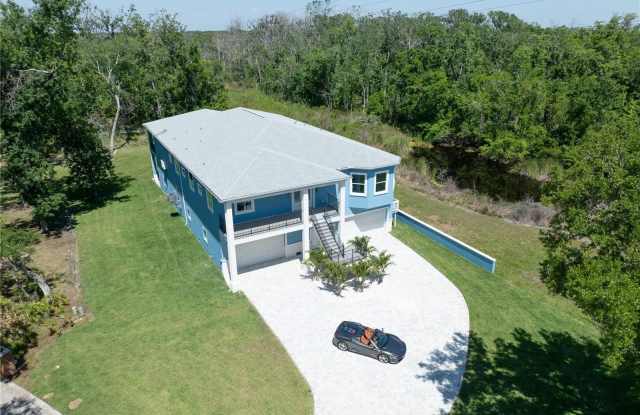 1033 HAMMOCK CIRCLE photos photos