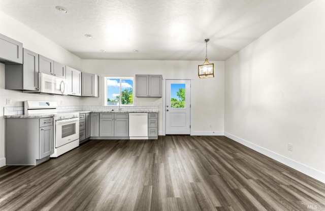 1771 Regency Way Gallery 2