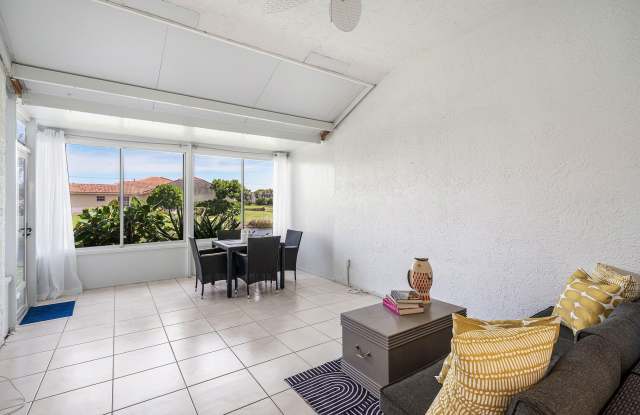 6192 Floral Lakes Drive Gallery 4