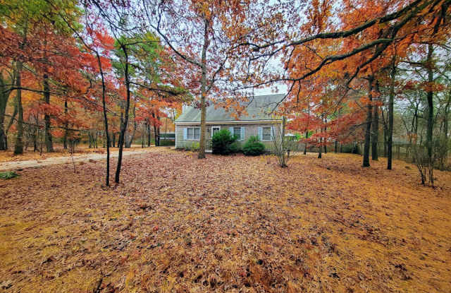 4 Debbie Lane - 4 Debbie Lane, Barnstable County, MA 02649