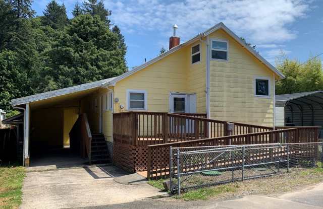 Adorable Three-Bedroom Home with River Access. photos photos