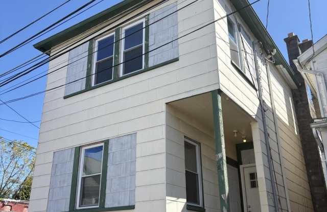 62 Hutson Street Gallery 1