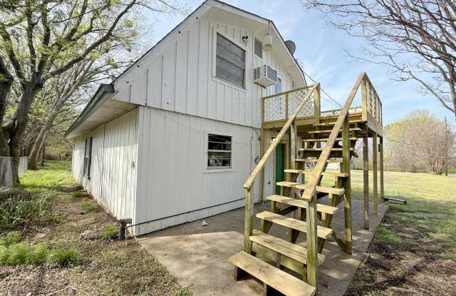 137 Pearce Drive - 137 Pearce Drive, Pottsboro, TX 75076