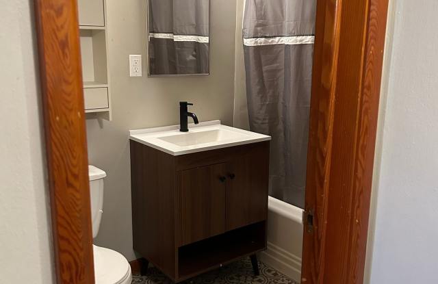 14th & Phillips One Bedroom Apartment - Park Apartments Gallery 2