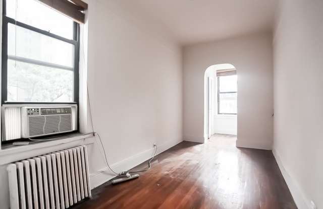 11 East 80th Street Gallery 2