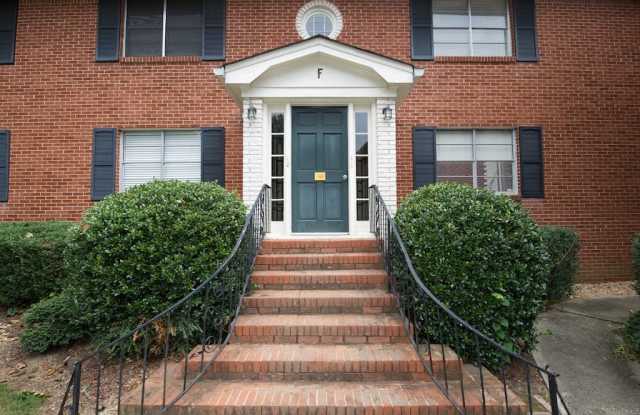 Spacious 2 Bedroom w/ Pool Less Than 1 Mile From Heart of Buckhead!! - 3535 Roswell Road Northeast, Atlanta, GA 30305 Spacious 2 Bedroom w/ Pool Less Than 1 Mile From Heart of Buckhead!! - 3535 Roswell Road Northeast, Atlanta, GA 30305
