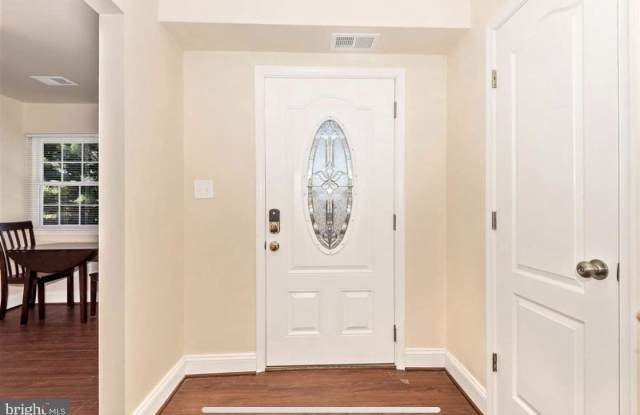 17433 HOSKINSON ROAD Gallery 2