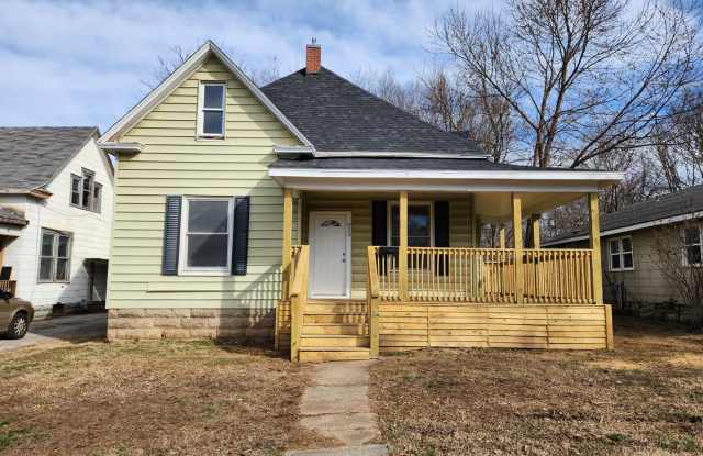 Spacious 3-Bedroom, 2-Bathroom Home AVAILABLE NOW!! Gallery 1