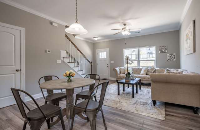 Three Bedroom Townhome in Westport! Gallery 3