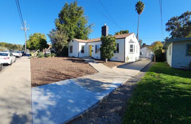 7 Bedroom 3 bath home close to POLY!!!! - 536 Hathway Avenue, San Luis Obispo, CA 93405