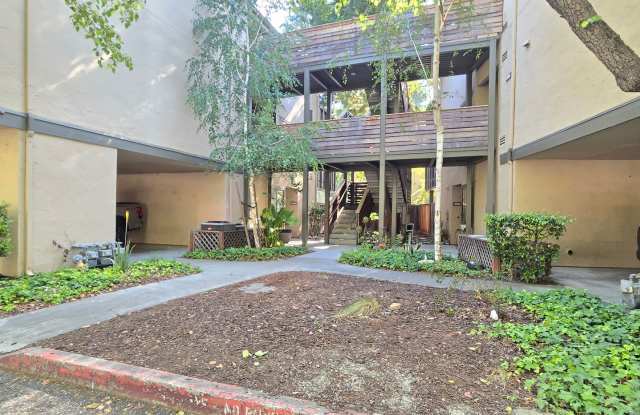 Spacious Upper Condo, A/C, Renovated Inside, Fresh Paint, Wood Flooring, A/C, Balcony, Pool! photos photos