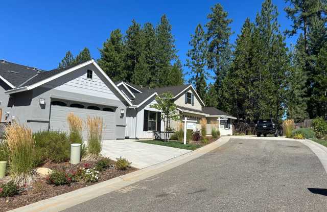 New Construction 3 bedroom 2 Bathroom Home With a Loft in the Timberwood Estates - 510 Liberty Court, Grass Valley, CA 95945