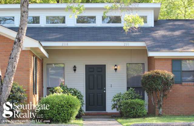 Woodshire Duplexes & Townhomes Gallery 3
