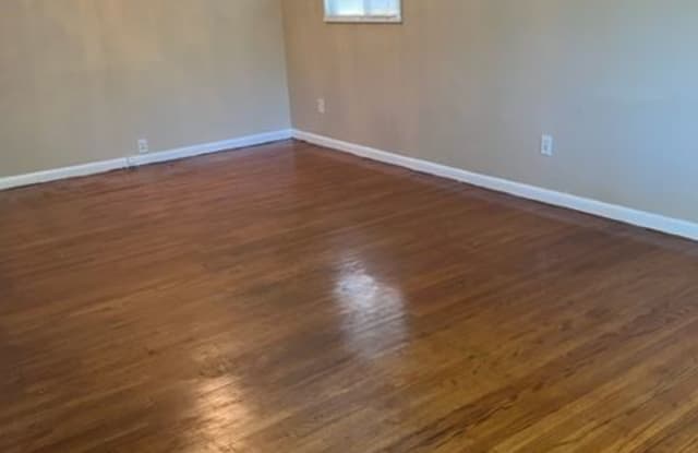 23401 Rensselaer St - 23401 Rensselaer Street, Oak Park, MI 48237