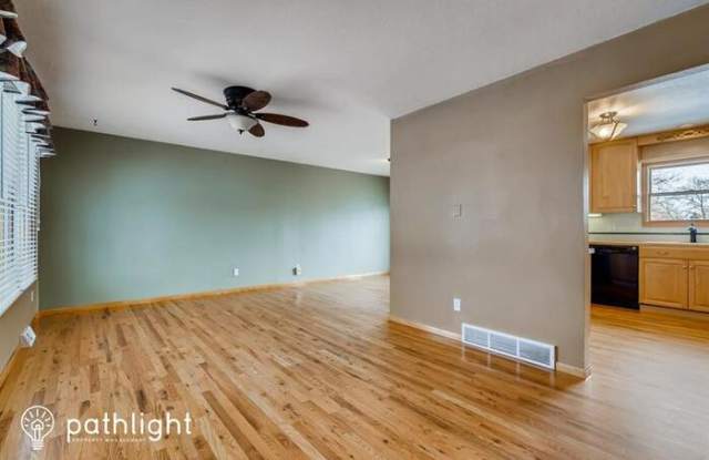 914 49th Avenue Place Gallery 3