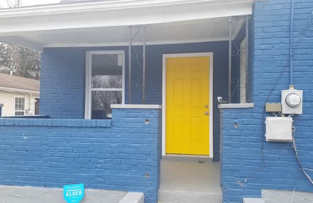 858 Whitney Avenue Gallery 2