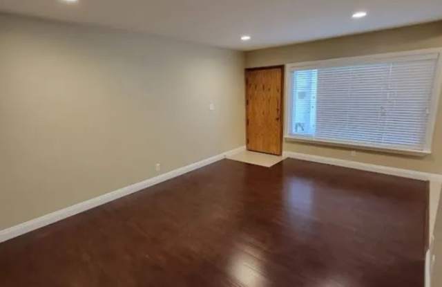 226 W Olive St photos photos