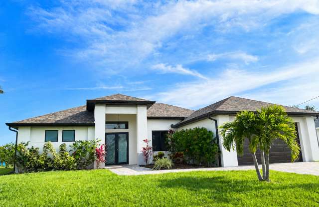 Move In Special! Pool Home with Canal View photos photos Move In Special! Pool Home with Canal View photos photos