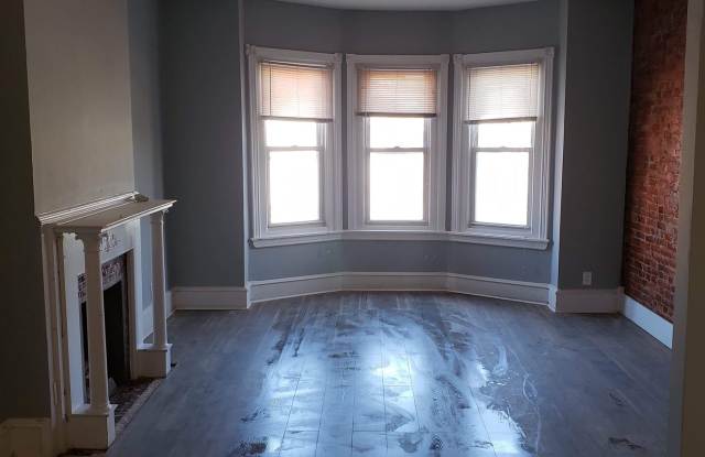 Beautiful 2 Bedroom Apartment Gallery 4