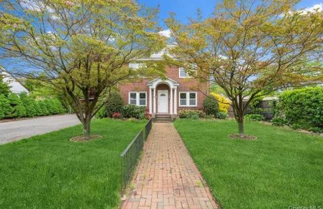 1030 Glen Cove Avenue photos photos