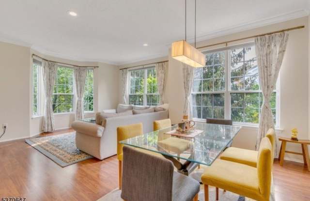 25 Wildflower Ln photos photos
