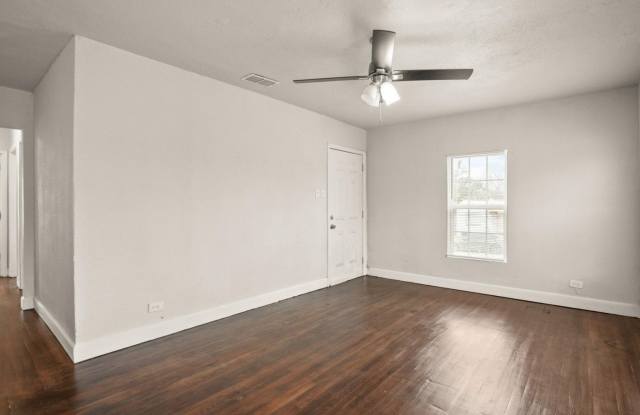 2303 Burnet Gallery 3