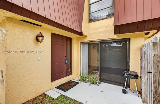 3516 Gardens East Dr Gallery 2