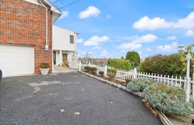 14 Ford Rd - 14 Ford Road, Haledon, NJ 07508