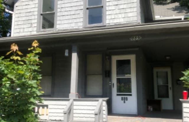 889 Raymond St B - 889 Raymond Street, Akron, OH 44307