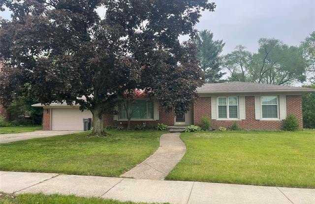 621 Crescent Drive photos photos