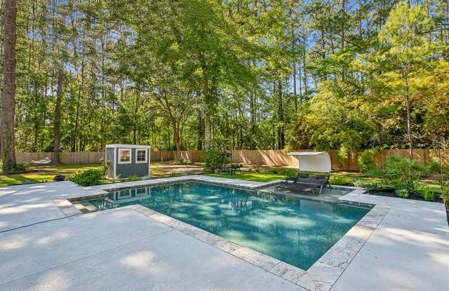 FULLY FURN LEASE/MOST UTILITIES, LAWNCARE & POOL MAINT INCLUDED! ACRE LOT W/ WORKSHOP! Gallery 4