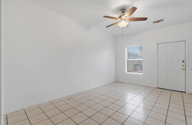 1706 W CRAIG PL Gallery 2