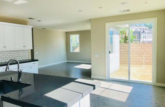 39 Sawtelle Court Gallery 4