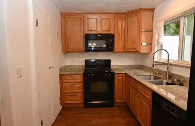 Walk to Japantown, Updated 2 / 2.5, Cat  Dog Friendly, Available Now photos photos