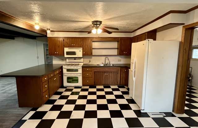 2742 Walnut Street photos photos