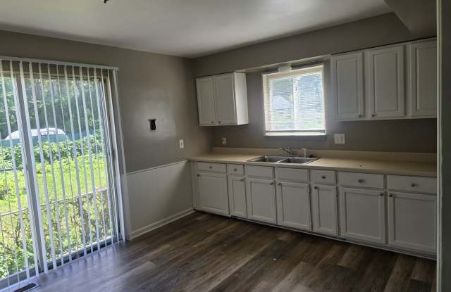 21094 Reimanville Avenue Gallery 3