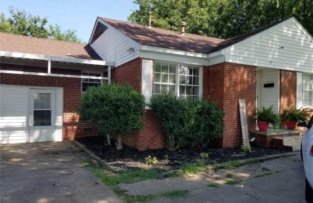 3 Bed | 2 Bath | Updated flooring & appliances Gallery 3