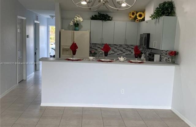 2422 S Vernon Ave photos photos