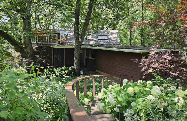 110 Vaughn Court Gallery 1