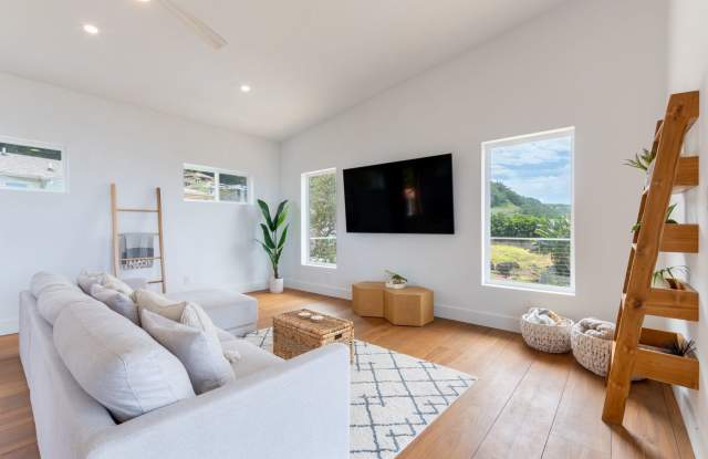 Villa Bianca Luxury w/ Beach, Sunset & Ocean Views Gallery 4