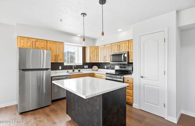 1756 W Fox Bay Drive Gallery 4