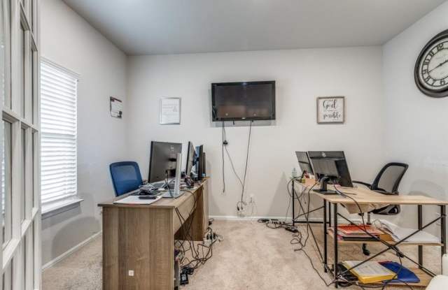 433 Waterman Avenue photos photos