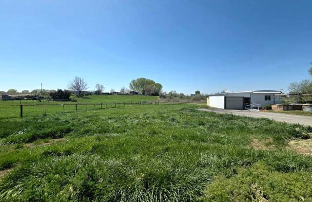 3 Bed, 1.5 Bath Country-Home on 5 Acres photos photos