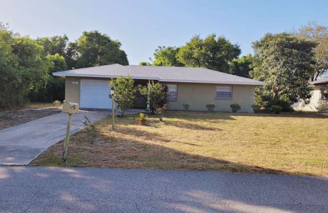 Spacious 2 Bedroom 2 Bath Home! - 1351 Lydia Drive, Deltona, FL 32725